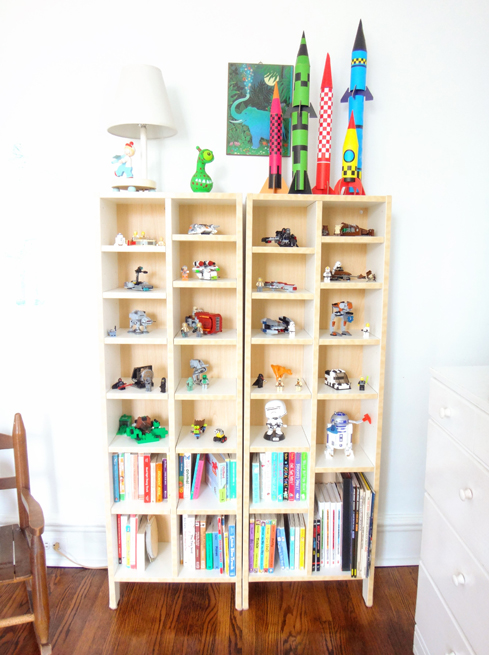 picture bookshelves toys