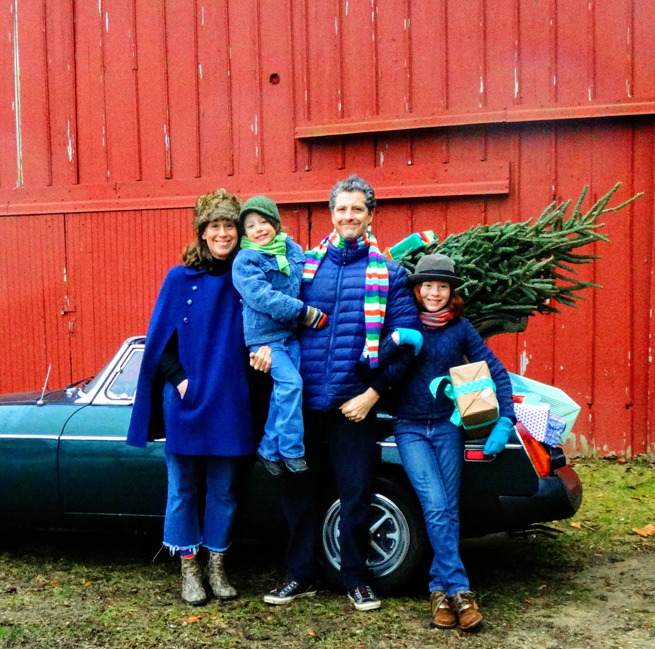 image family in front of christmas tree