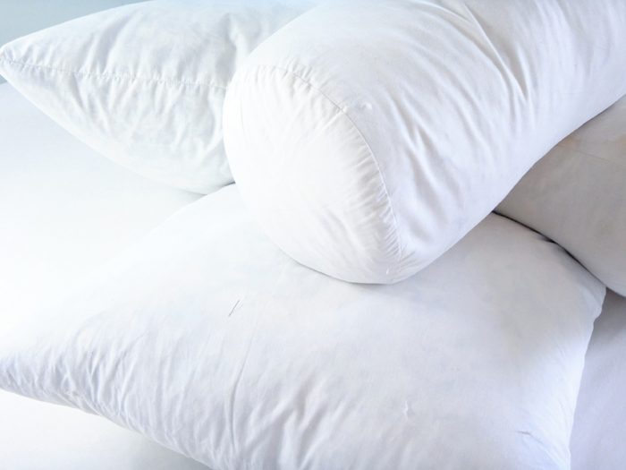 The Best Throw Pillow Inserts That Never Need to be Re-Poofed